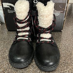 Sorel boots size 6